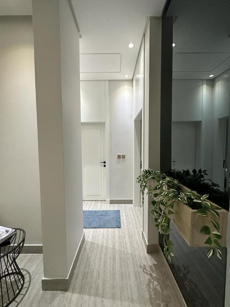 Modern Appartements With Private Entry Rijad Zewnętrze zdjęcie